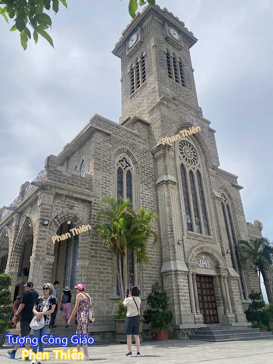 nhà thờ núi nha trang