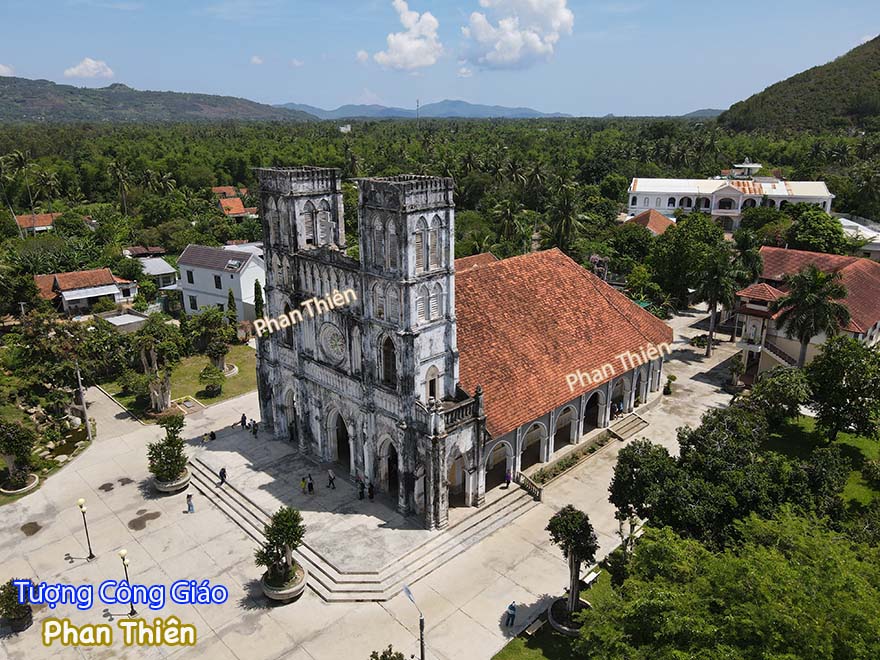 nhà thờ mằng lăng phú yên