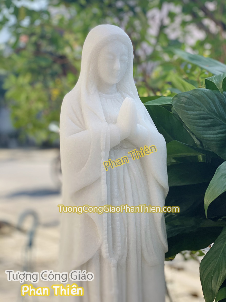 Tượng Đức Mẹ Maria bằng đá Cẩm thạch trắng